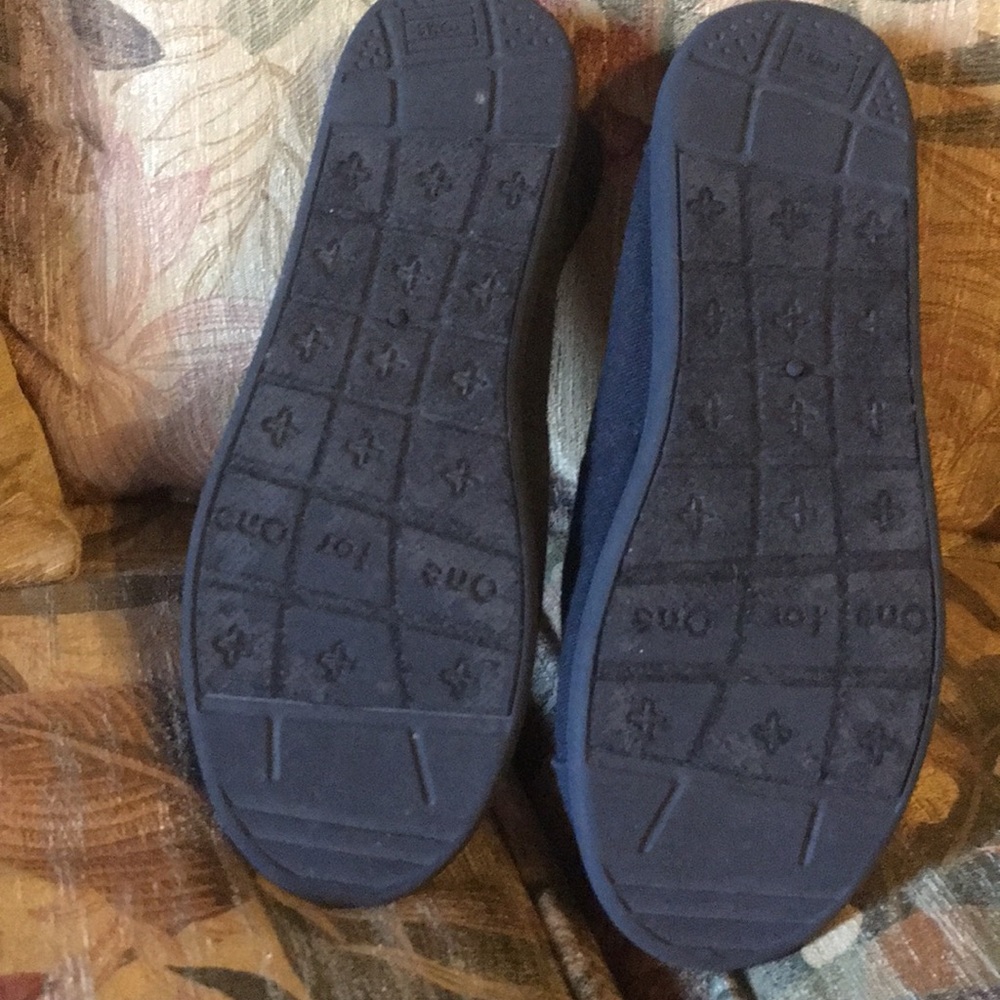 Toms - Picture 5 of 6